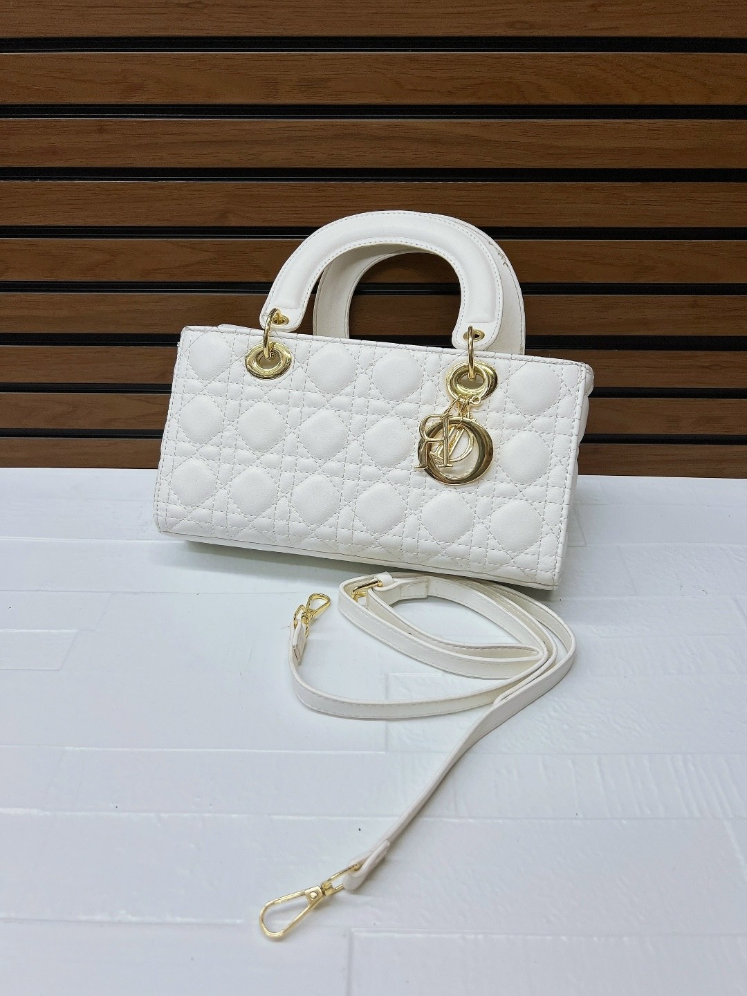 сумки диор,dior сумка,christian dior сумка,модная сумка,сумки женская