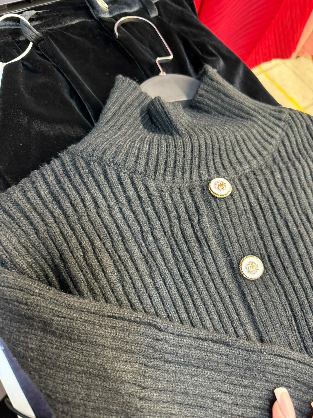 трикотажные костюмы,костюм с брюками,вязаные кардиганы,свитер с воротником,кардиган