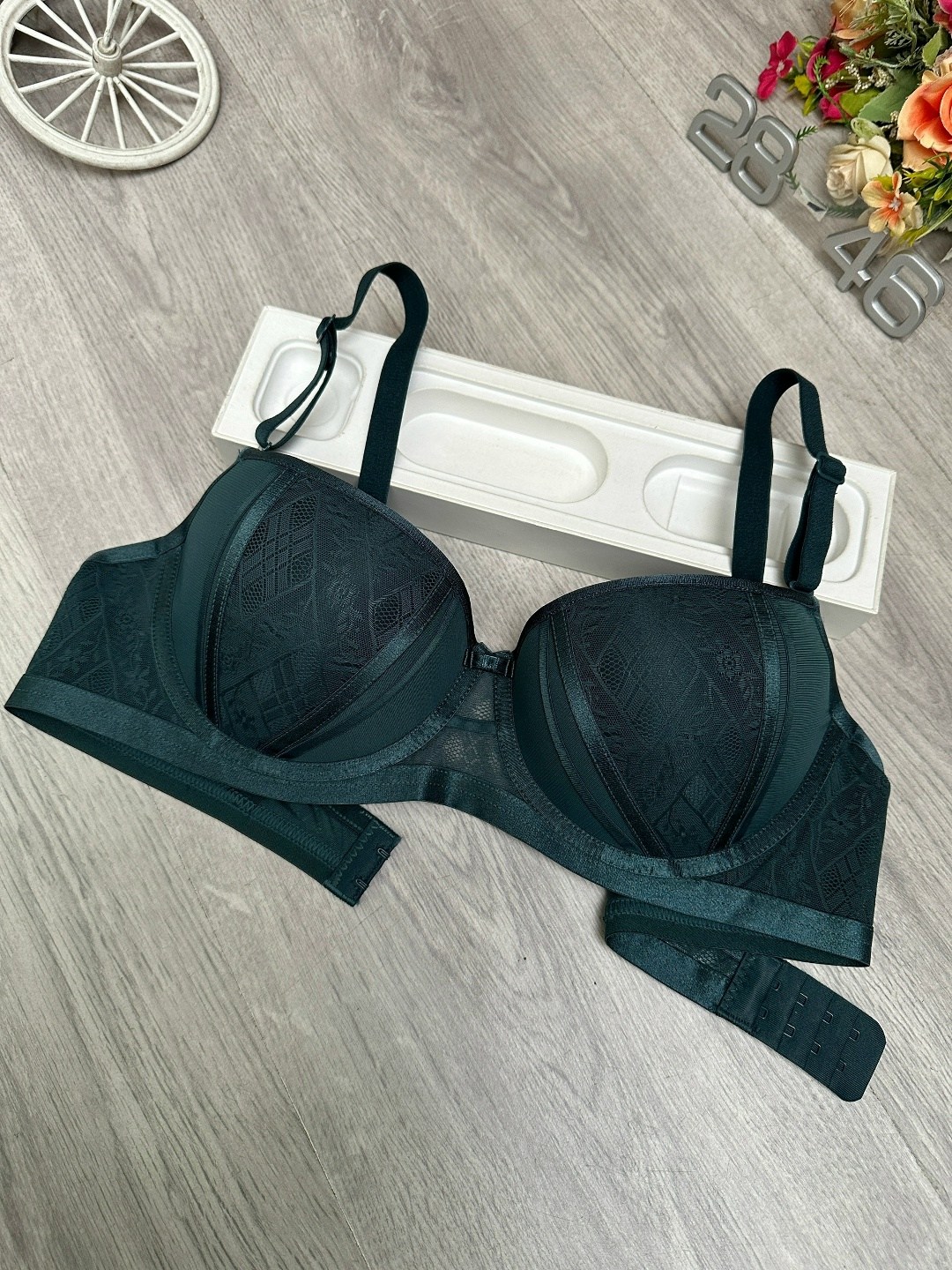 женская нижнее белье,комплект нижнего белья,бюстгальтер,нижнее белье бюстгальтер,бюстгальтер бюстье