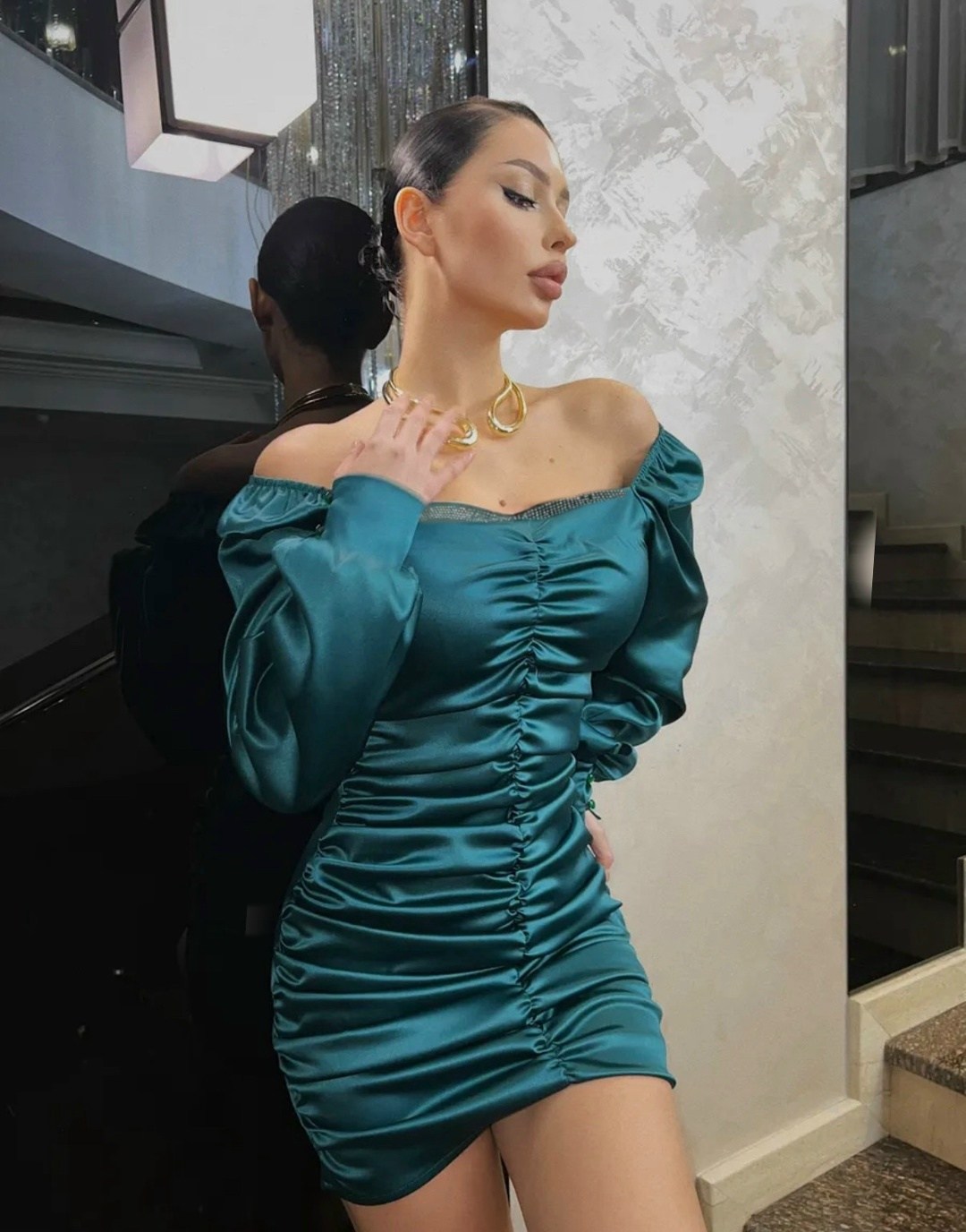 синее платье,атласное платье,элегантные платья,платье с драпировкой,вечернее коктейльное платье