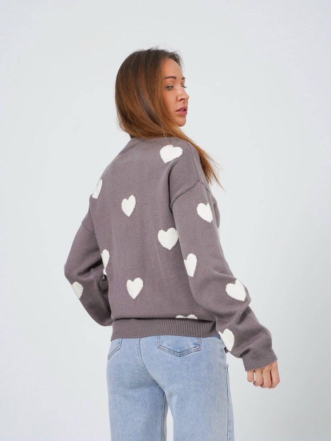 свитер сердечки,модные свитера,свитер с сердцем,свитера женские,женский свитер с принтом