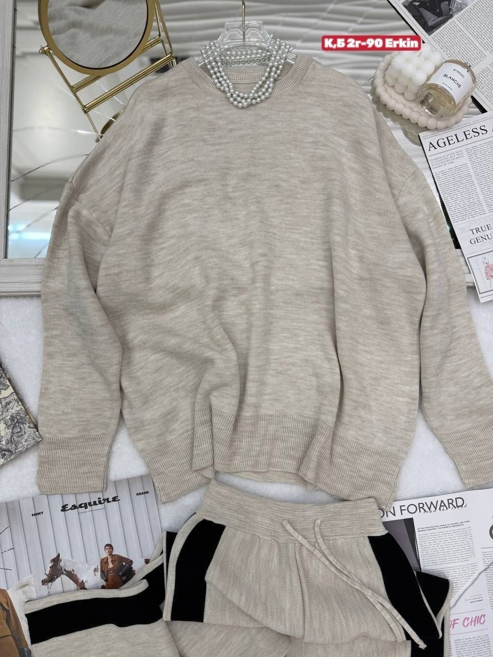 костюмы женские,трикотажные костюмы,бежевый джемпер,,вязаные костюмы