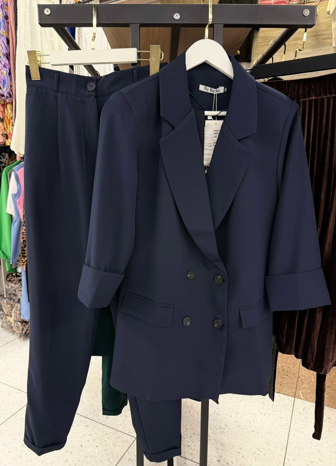 костюмы брючные,женские брючные костюмы,зеленый брючный костюм женский,модные брючные костюмы,брючный костюм элегантный