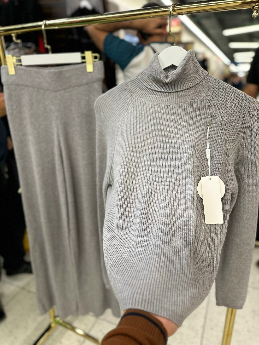 кашемировый костюм,трикотажные костюмы,костюм кашемир,костюм из кашемира,костюм с брюками