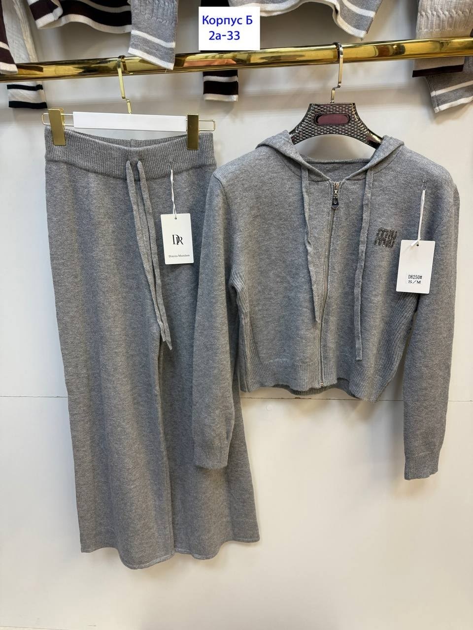 трикотажные костюмы,костюм двойка кашемир,спортивный костюм loro piana,костюм loro piana,кашемировый костюм