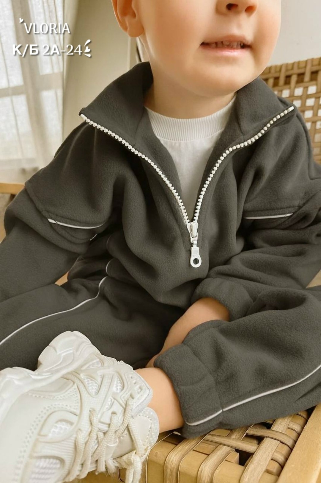 спортивный костюм красно- белый детский,костюмы спортивные для девочки,детские костюмы,костюмы спортивный,детские спортивные костюмы