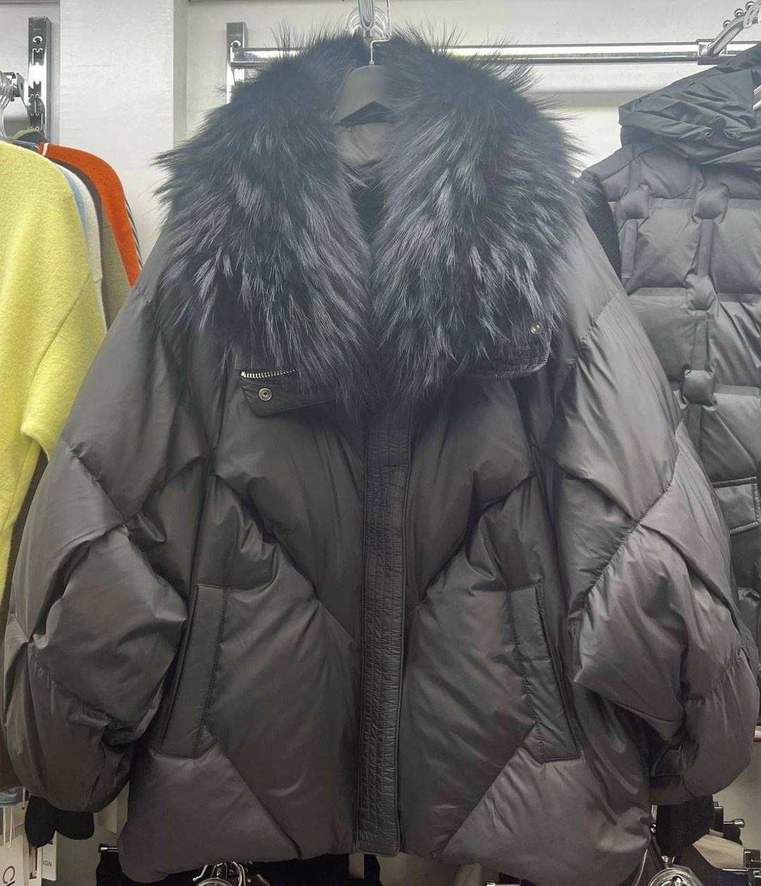 женские пуховики,пуховик,куртка пуховик,пуховики с натуральным мехом,короткий пуховик