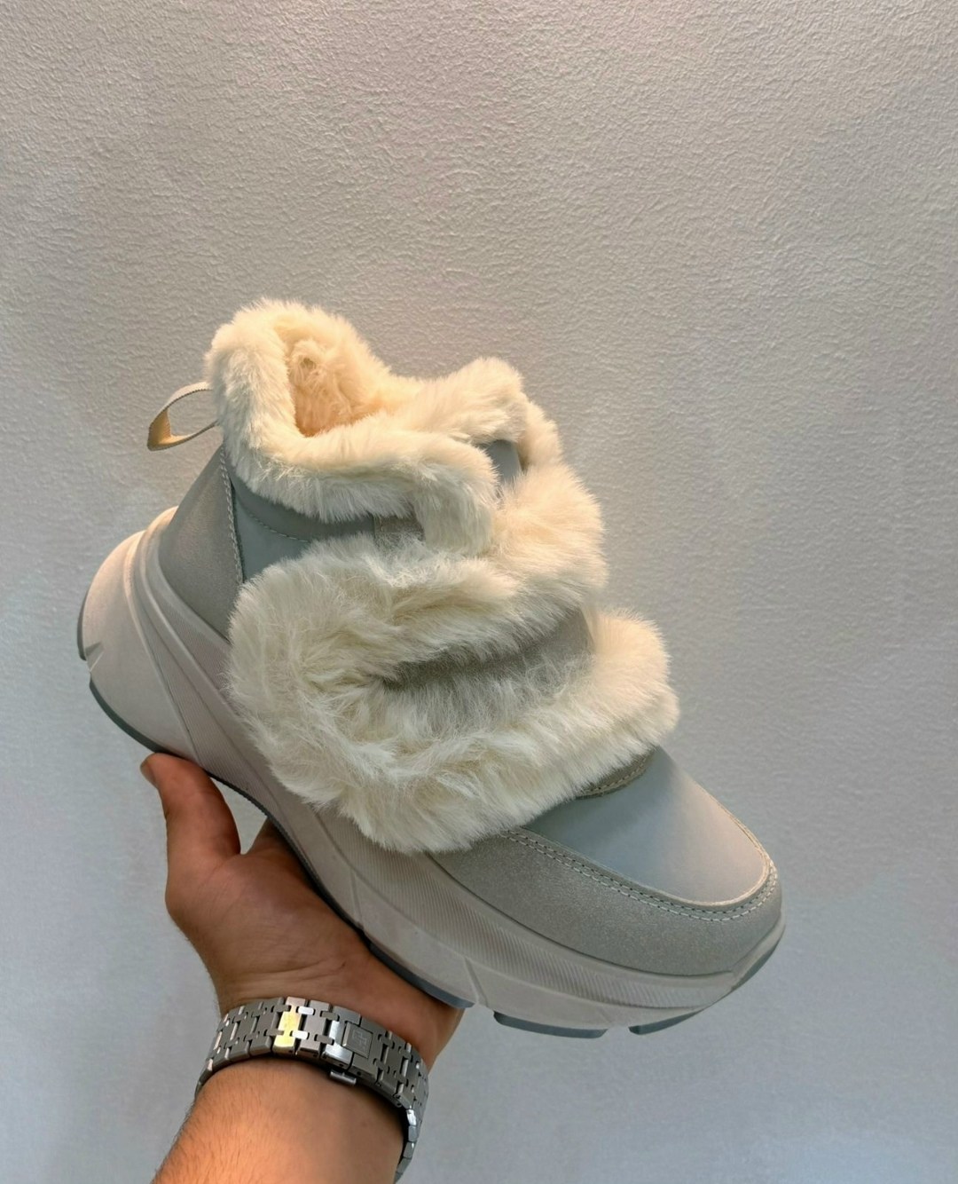 ,кроссовки женские зимние,зимние кроссовки женские с мехом,зимняя женская ,меховые кроссовки