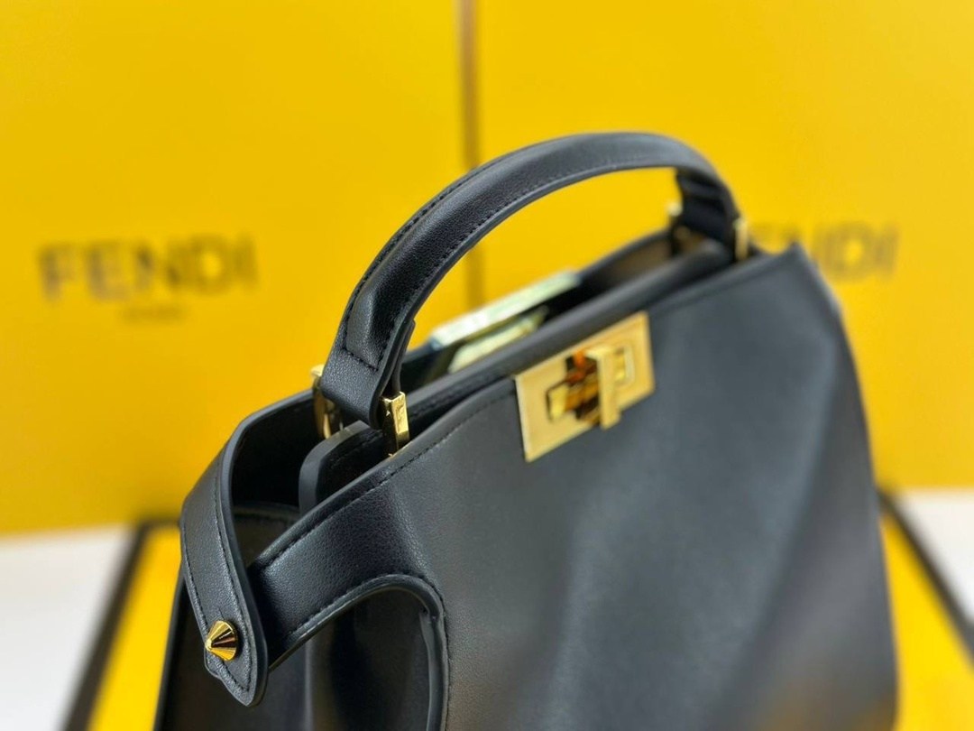 сумка fendi,сумка fendi peekaboo,сумки фенди,сумка женская fendi,fendi сумка на плечо