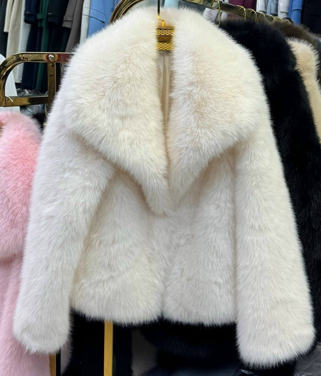 меховая куртка,шуба короткая,шуба из натурального меха,шуба женская,женская шуба из натурального лисьего меха