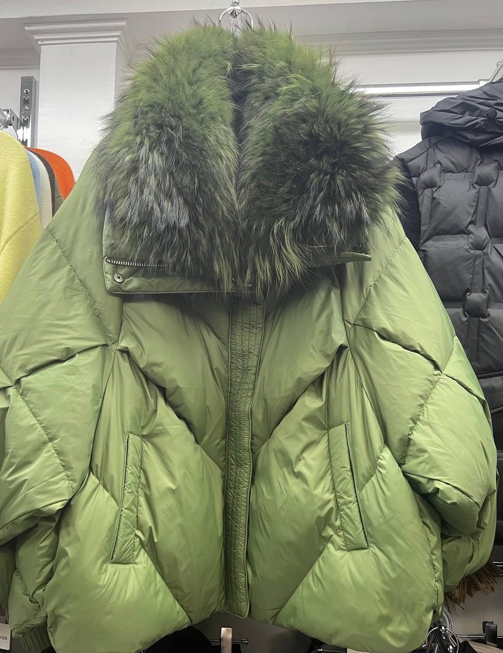 женские пуховики,пуховик,куртка пуховик,пуховики с натуральным мехом,короткий пуховик
