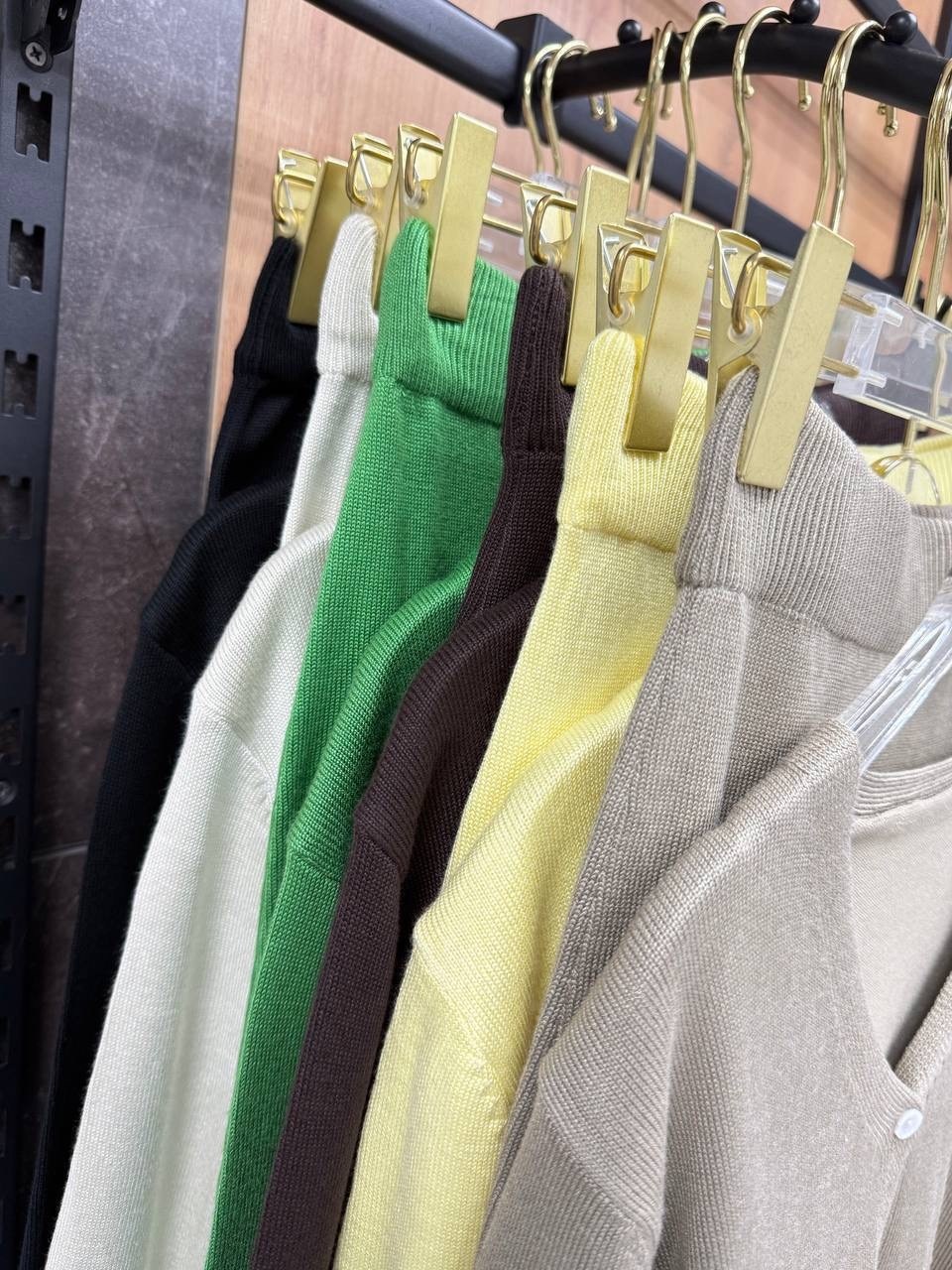 трикотажные костюмы,трикотажные костюмы с юбкой,костюм вязаный с юбкой,кардиган