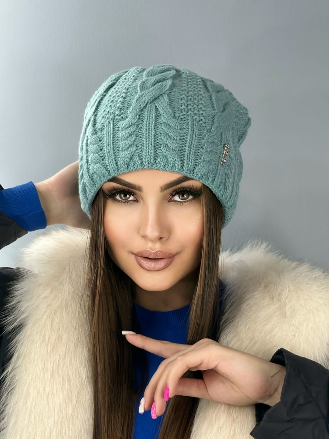 вязаная шапка,шапка женская вязаная,шапка вязаная спицами,шапка вязаная косами,вязаная шапочка