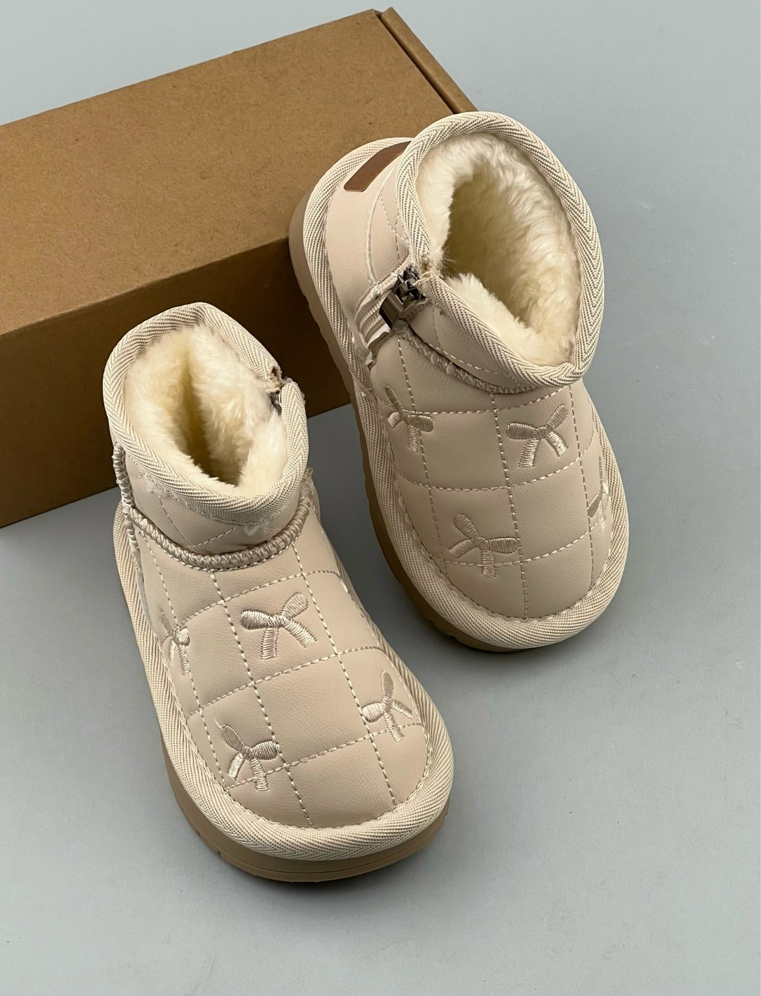 женские угги,,зимние дутики женские,ботинка женские зимние, зимняя