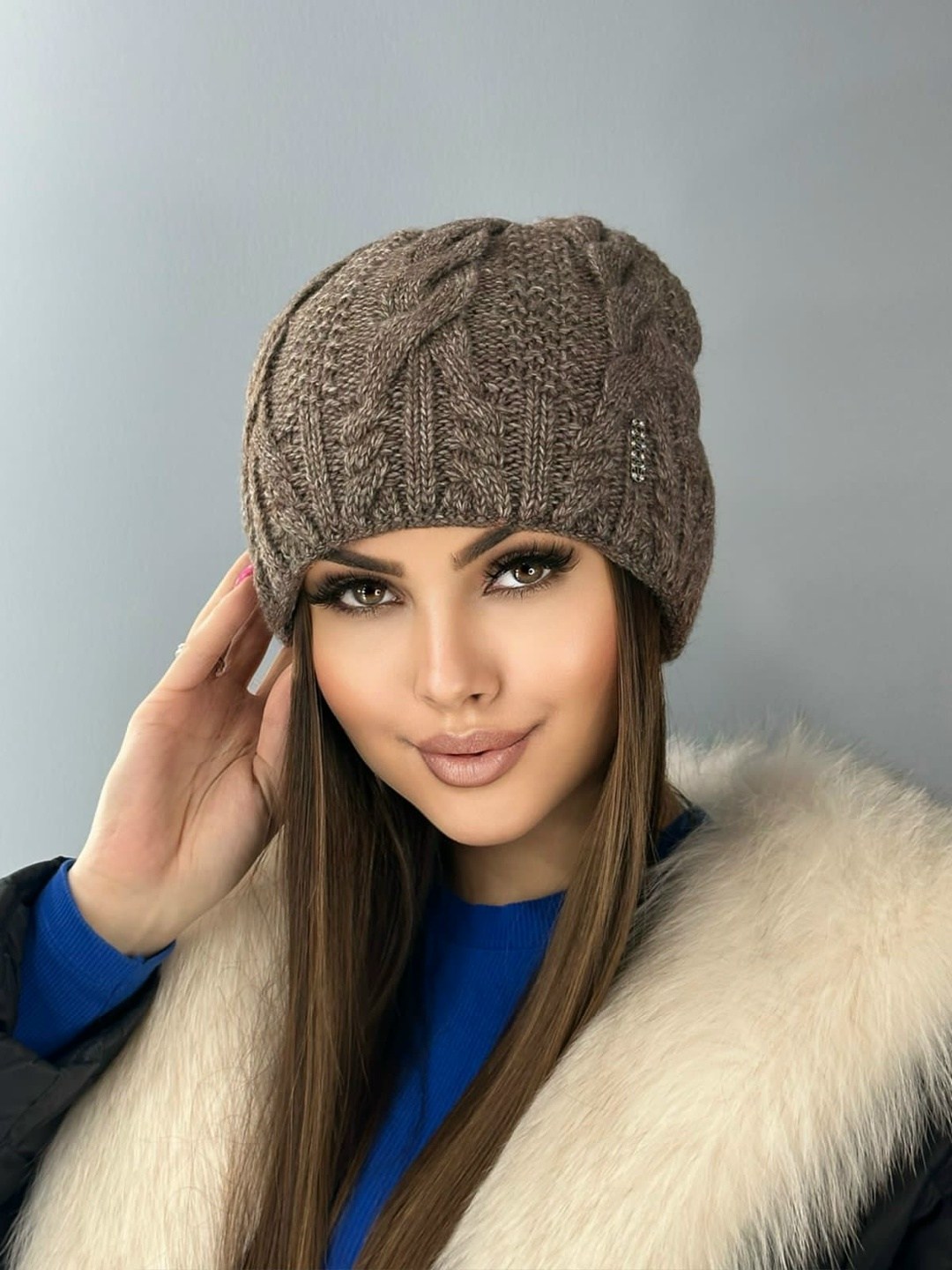 вязаная шапка,шапка женская вязаная,шапка вязаная спицами,шапка вязаная косами,вязаная шапочка