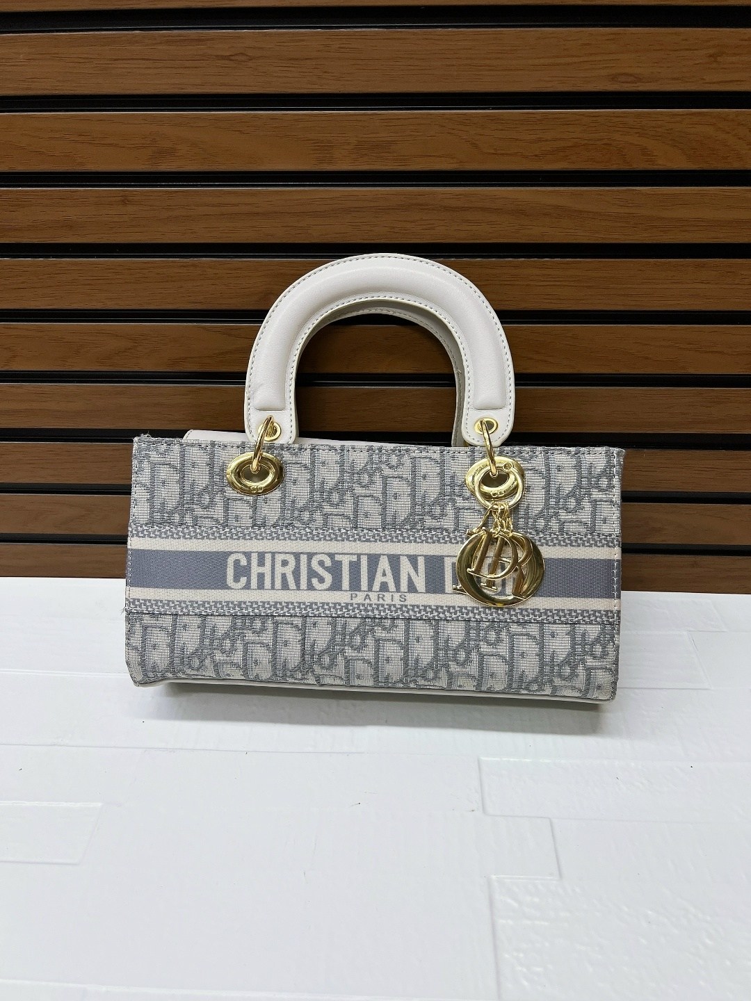 сумки диор,dior сумка,christian dior сумка,модная сумка,сумки женская