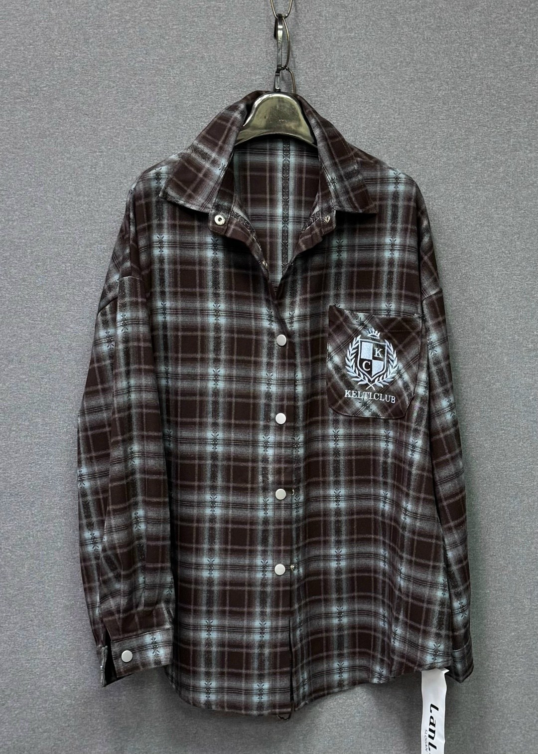 женская рубашка в клетку оверсайз,женская рубашка,рубашка в клетку женская,рубашка в клетку оверсайз удлиненная,стильная рубашка