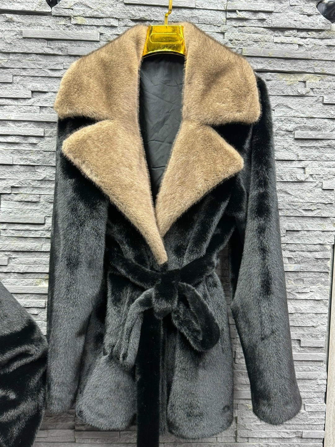 шубка,шуба белая,шуба искусственная,женская шуба,пальто модное