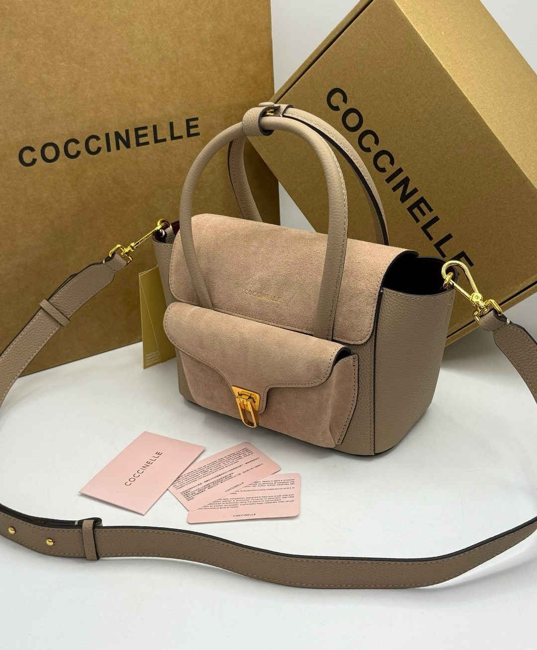 coccinelle сумка,женская сумка coccinelle,сумка,сумка бежевая,замшевая сумка