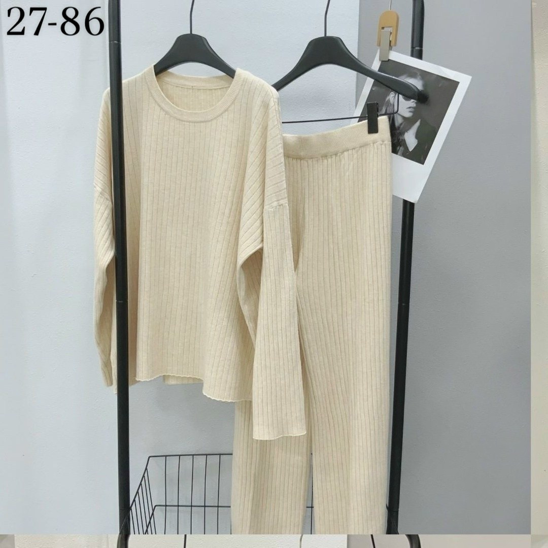 костюмы брючные,трикотажные костюмы,костюм с брюками,костюм из трикотажа,вязаные костюмы