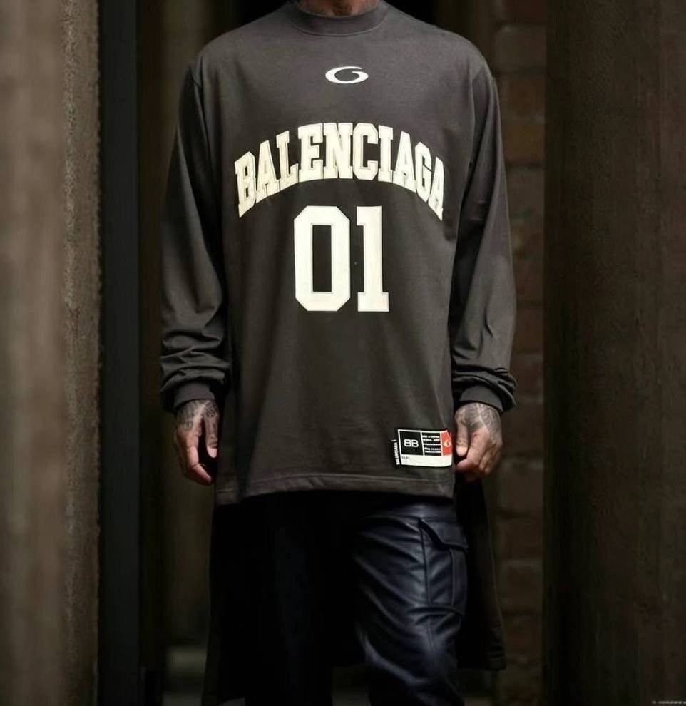 свитшот свободного кроя,лонгслив balenciaga,мужские свитшоты,оверсайз свитшот