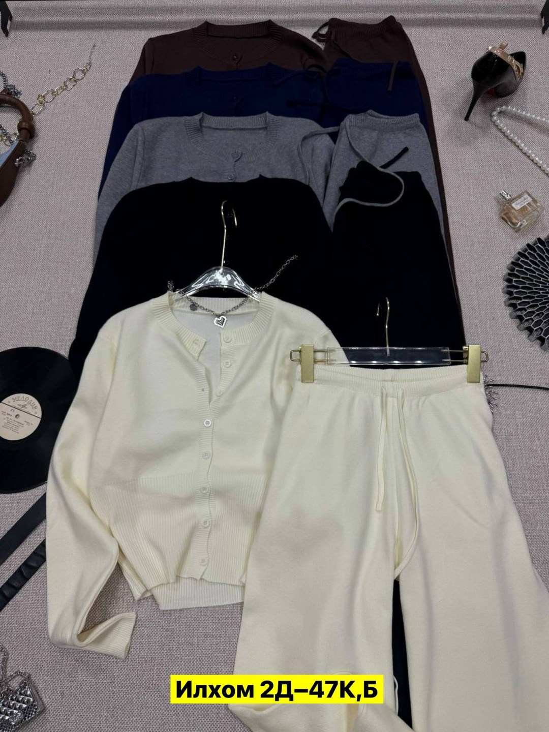 костюм двойка кашемир,трикотажные костюмы,женские костюмы,вязаные костюмы,костюмы двойки