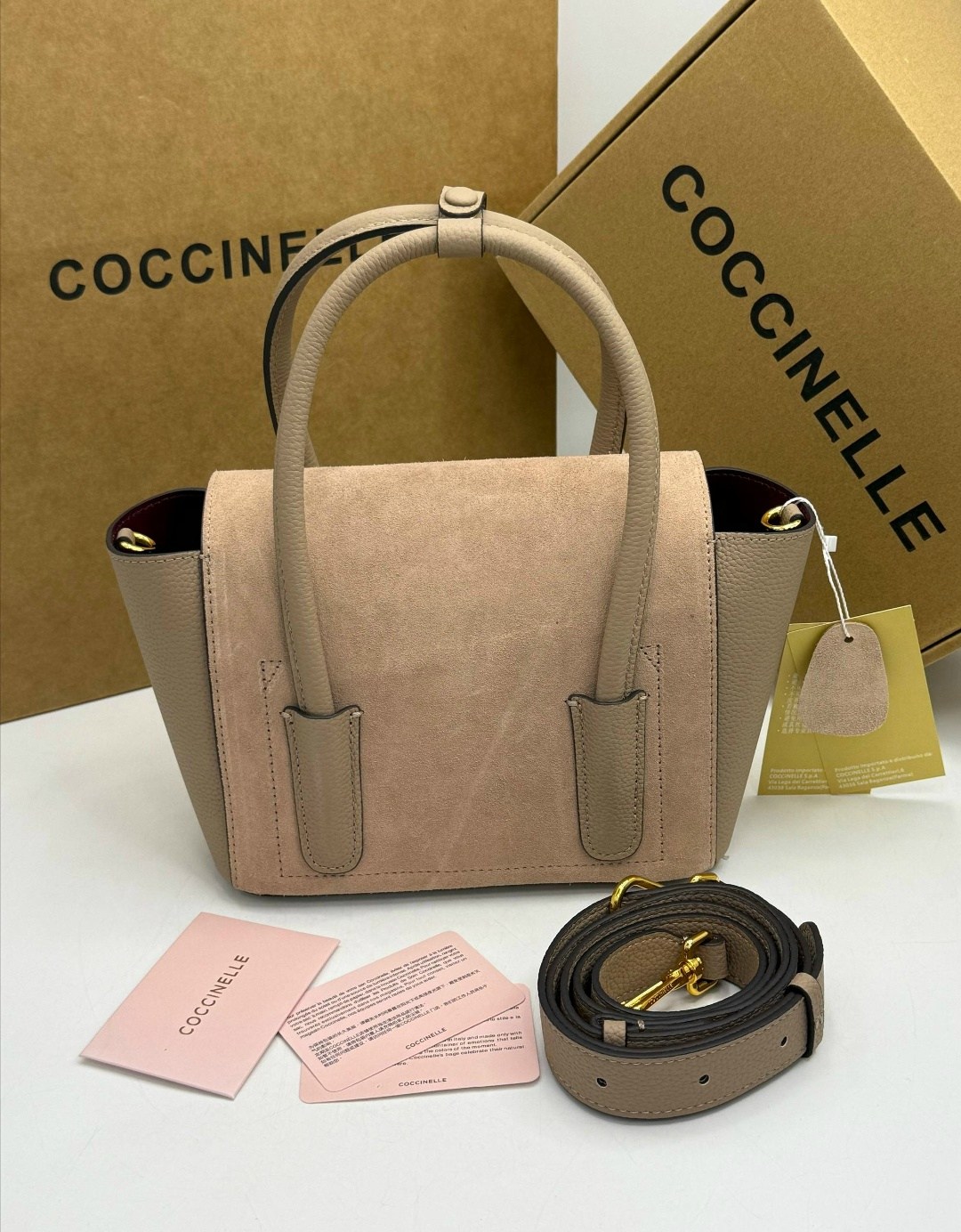 coccinelle сумка,женская сумка coccinelle,сумка,сумка бежевая,замшевая сумка