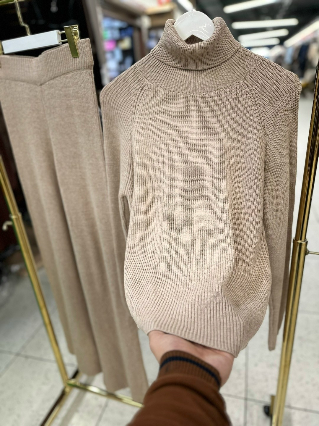 кашемировый костюм,трикотажные костюмы,костюм кашемир,костюм из кашемира,костюм с брюками