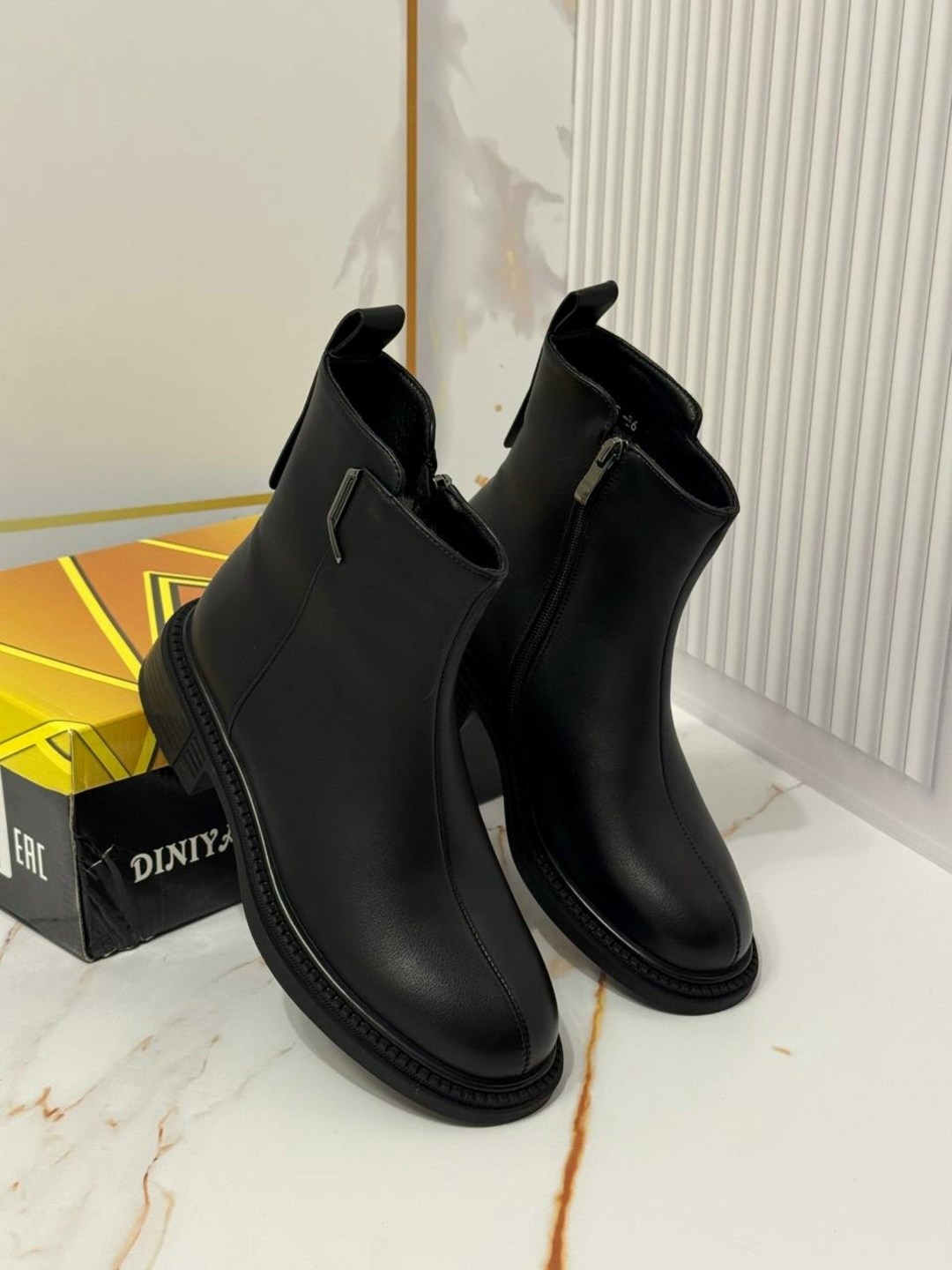 ботинки женские,,модные ботинки,женская ,ботинка