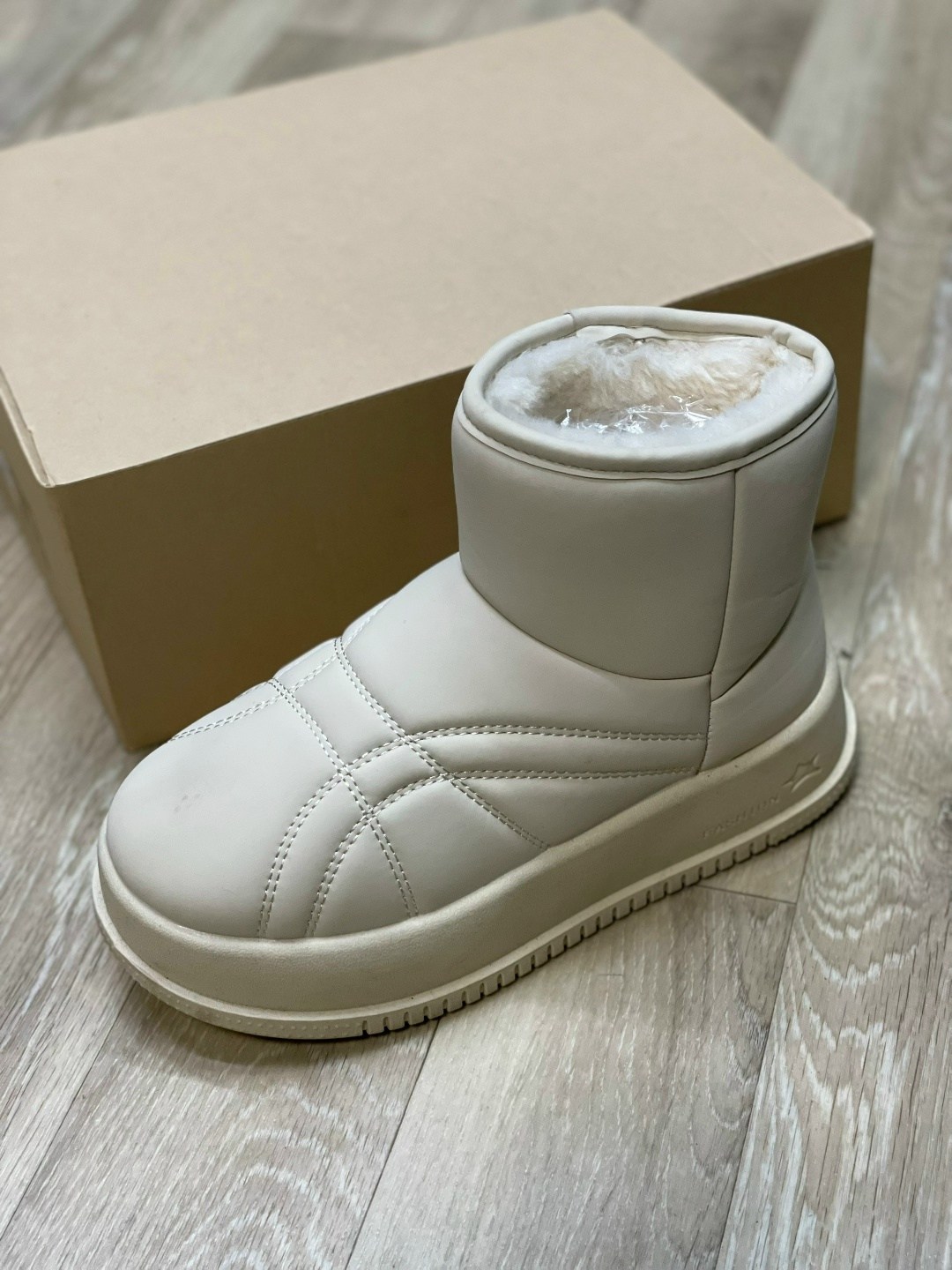 ,угги женские,угги дутики зимние короткие на высокой подошве,дутики женские,дутики угги женские