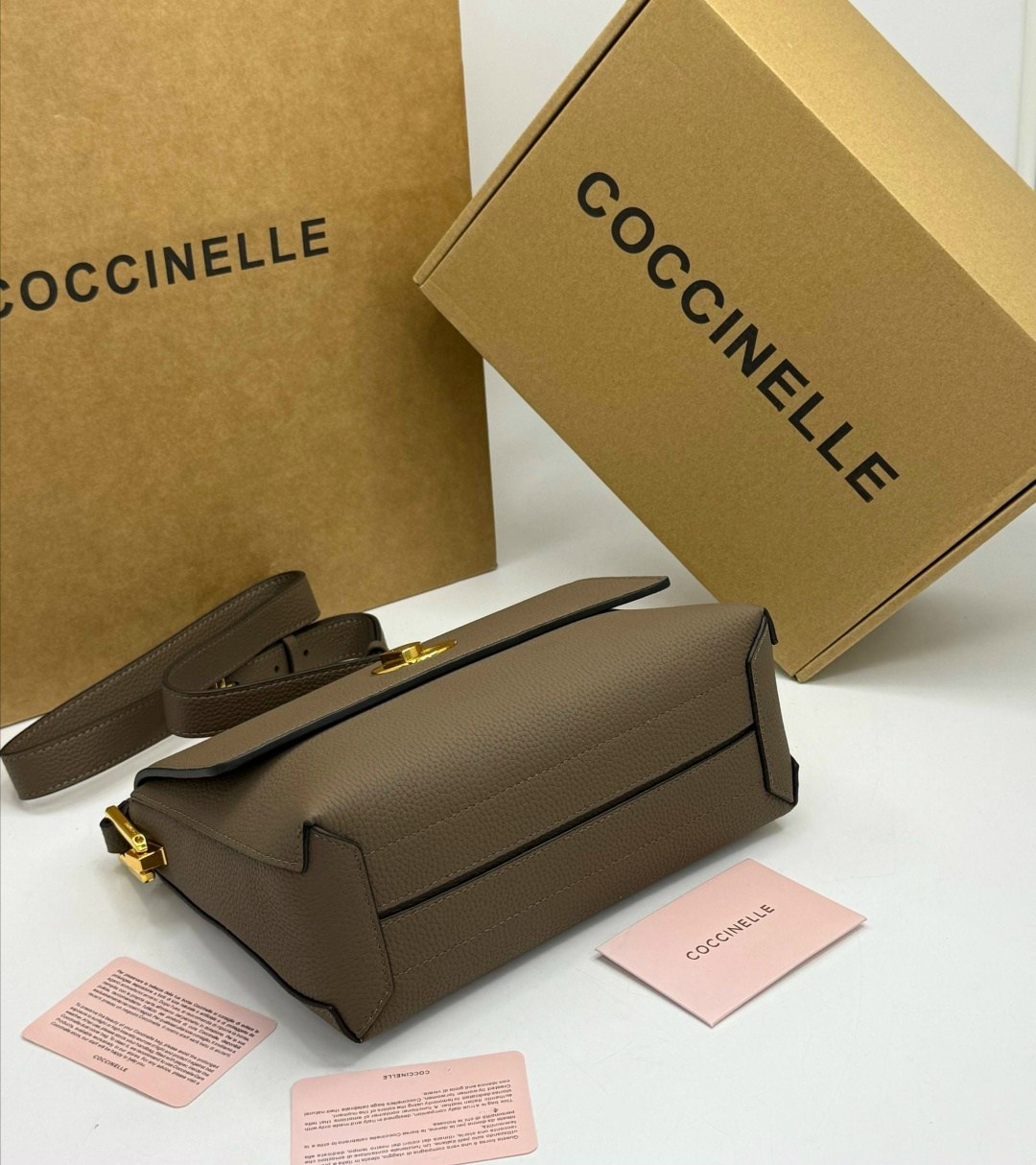 сумка coccinelle,женская сумка coccinelle,coccinelle сумка на плечо,кожаная сумка coccinelle,сумки коричневый