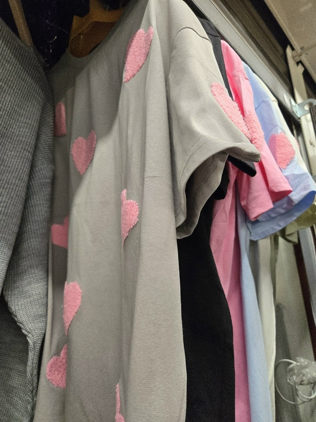 футболки женская оверсайз,футболки женская,футболка оверсайз с сердцами,футболка оверсайз с сердечками,футболка женская сердце