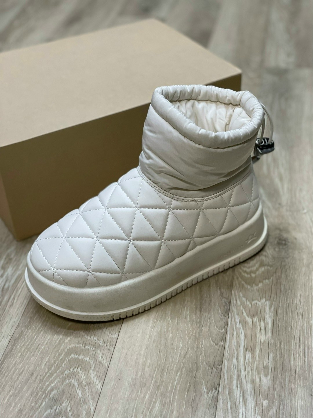 ,угги женские,угги дутики зимние короткие на высокой подошве,дутики женские,дутики угги женские