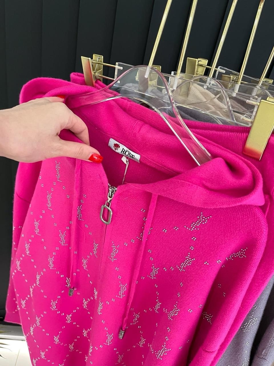 трикотажные костюмы,женские спортивные костюмы,костюмы комплекты,костюмы двойки,костюм со стразами