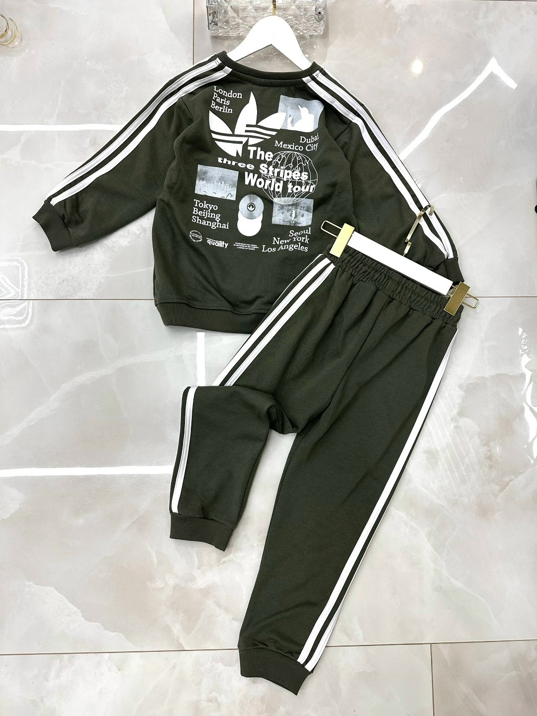 костюм стильный,спортивные костюм,детские костюмы,спортивные костюмы адидас