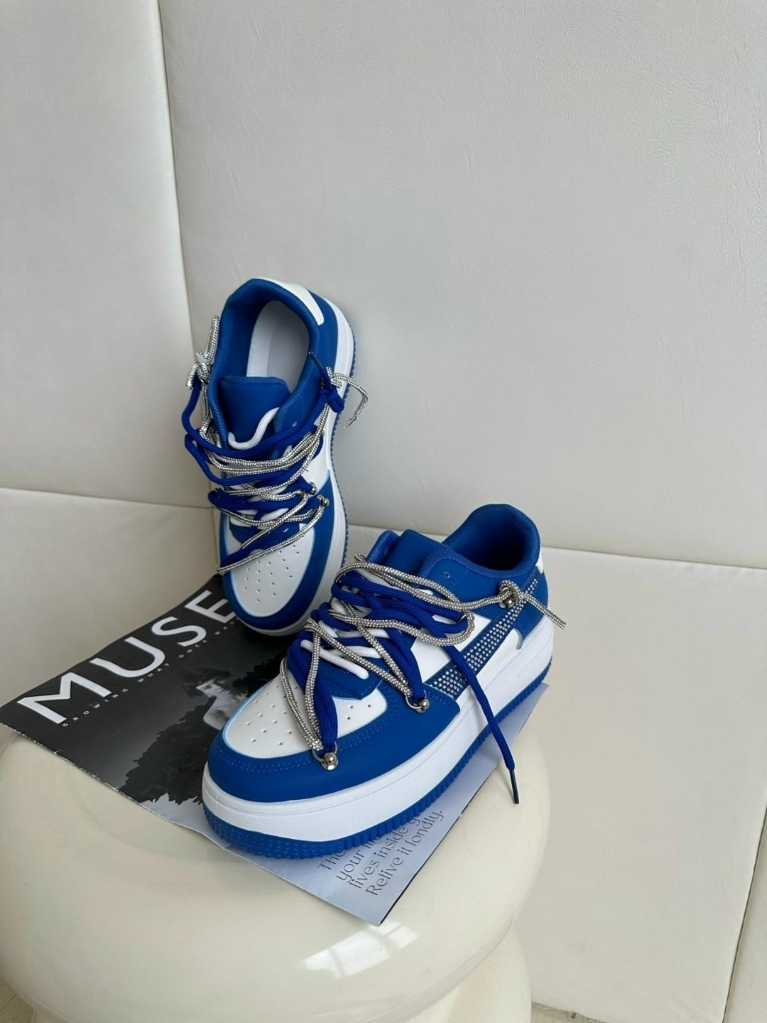 ,кроссовки модные,женские кроссовки,спортивные кроссовки,женская