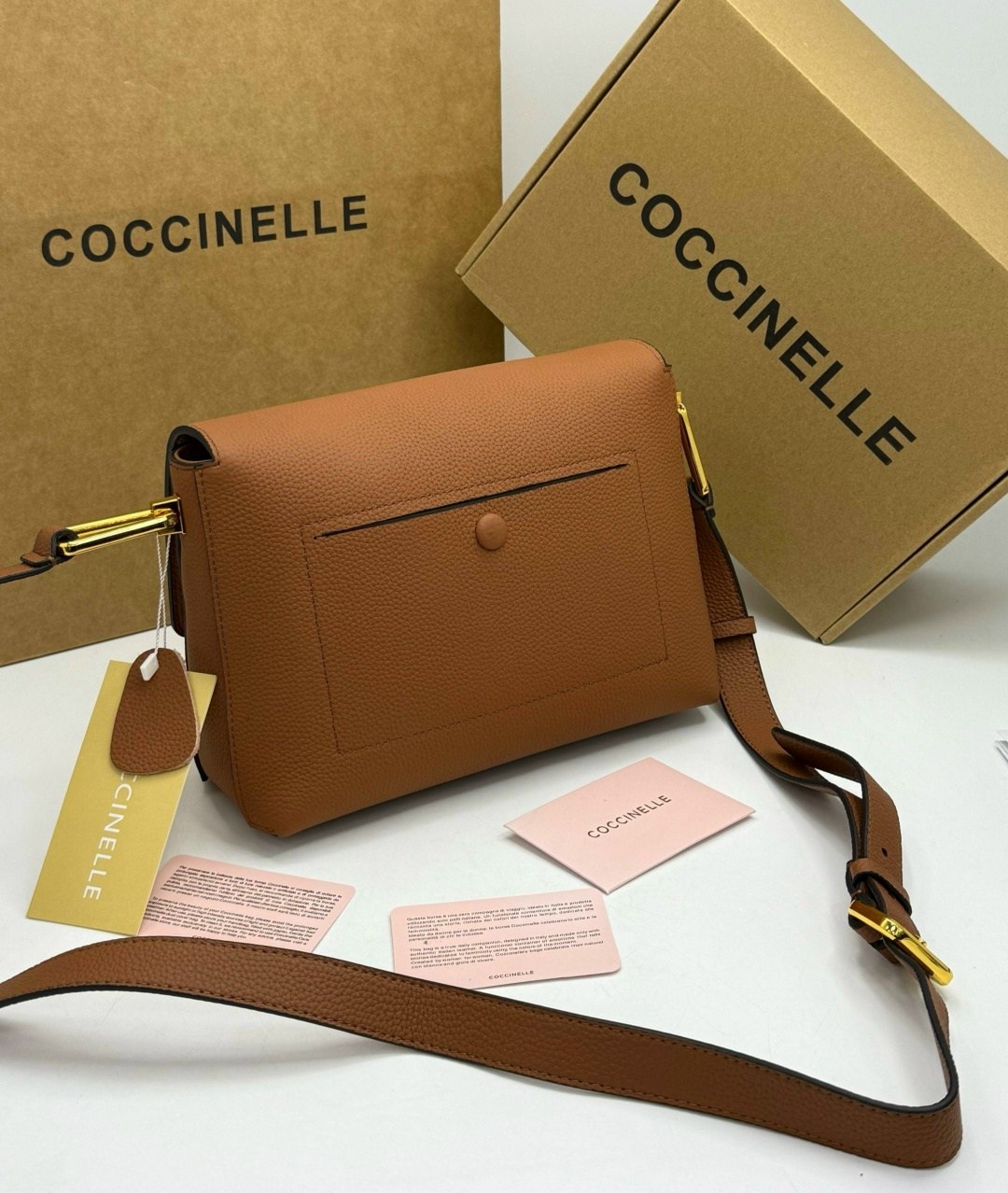 coccinelle сумка,женская сумка coccinelle,кожаная сумка coccinelle,coccinelle сумка на плечо,сумка coccinelle сумка