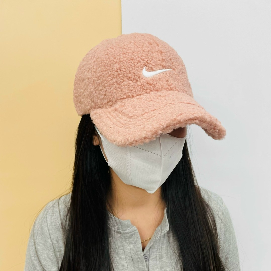 кепка меховая,кепка зимняя,кепка теплая,плюшевая кепка найк,бейсболка меховая