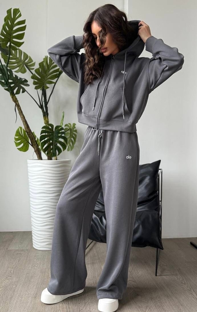 костюмы спортивные,костюм на флисе,костюмы комплекты,костюм со штанами,костюмы спортивные женские