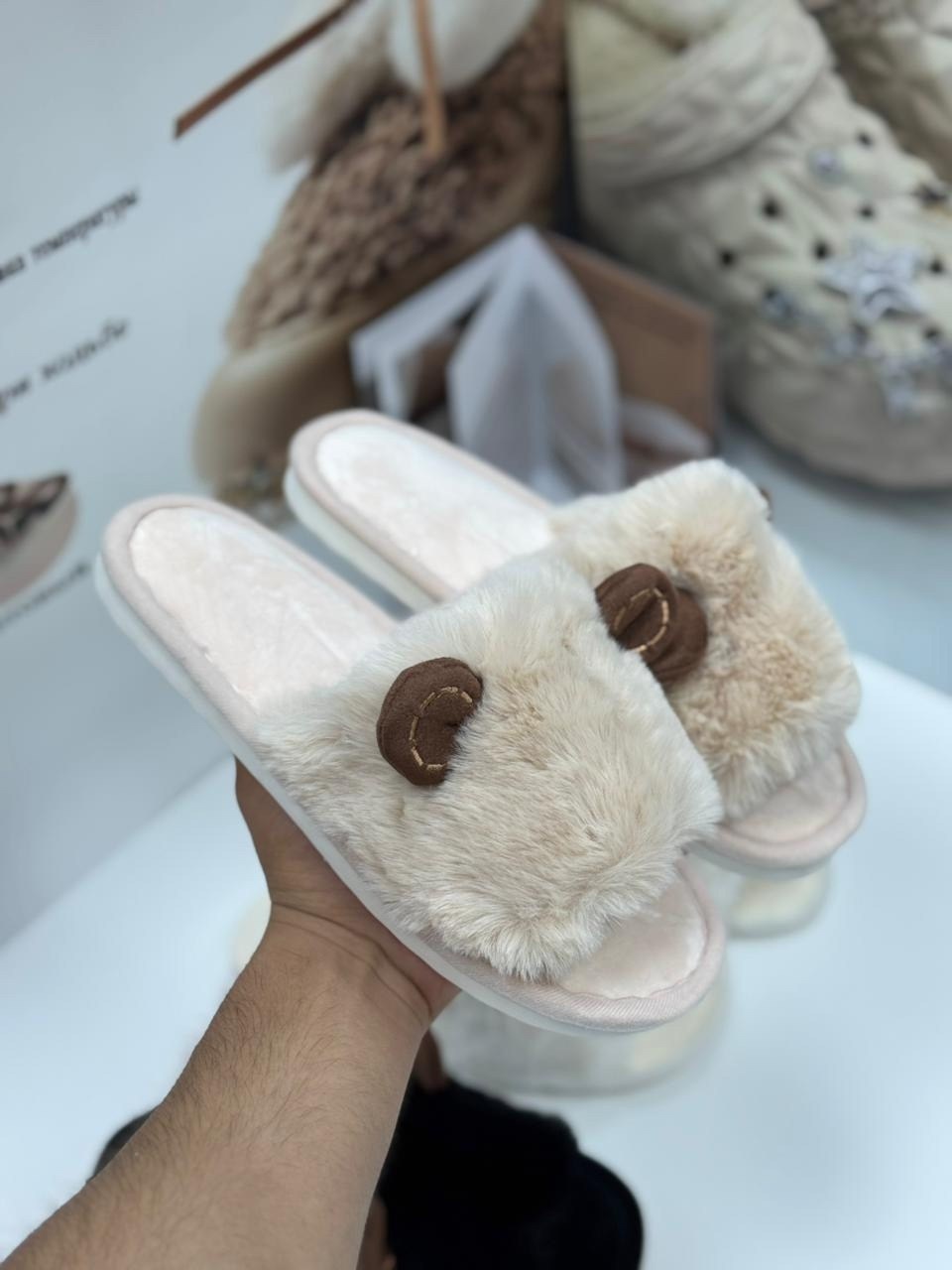 тапочки модные,тапочки домашние,пушистые тапочки,женские домашние тапочки,тапочки домашние меховые