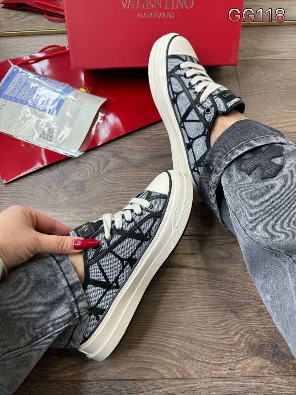 кеды valentino,кеды valentino женские,,конверсы кристиан диор,кеды диор