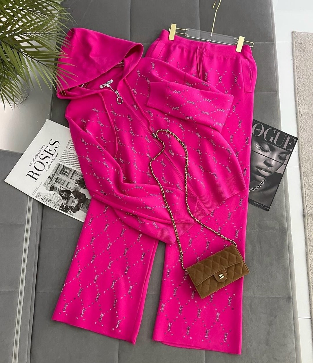 трикотажные костюмы,женские спортивные костюмы,костюмы комплекты,костюмы двойки,костюм со стразами