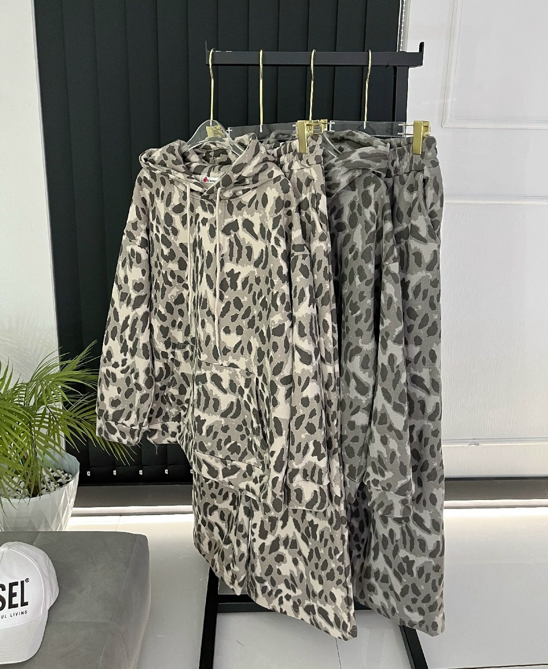 леопардовые костюмы,костюмы комплекты,леопардовый костюм женский,костюм женский леопард,костюм с принтом