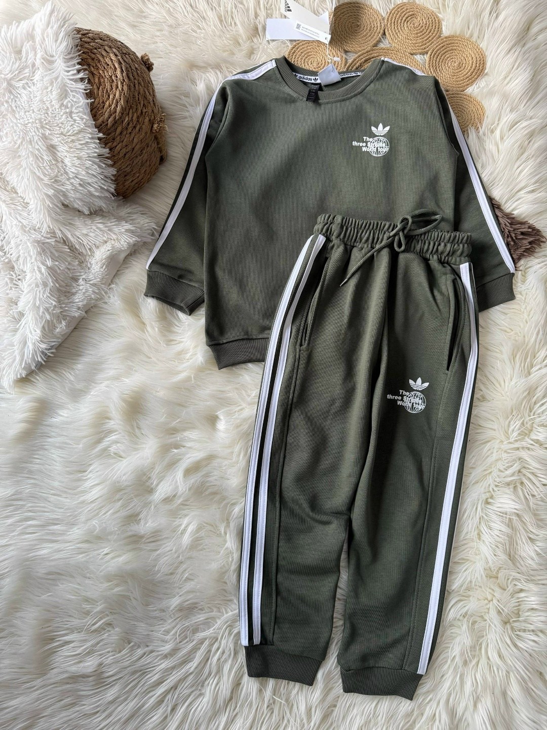 костюм стильный,спортивные костюм,детские костюмы,спортивные костюмы адидас