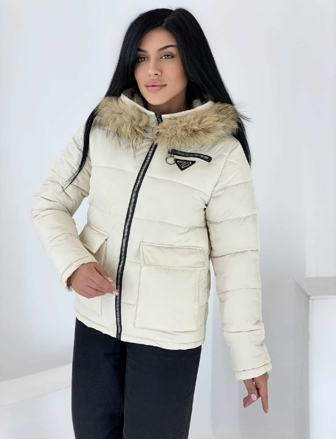 стильная зимняя куртка,куртка женская,зимние куртки,куртка зимняя женская,куртка с меховым капюшоном