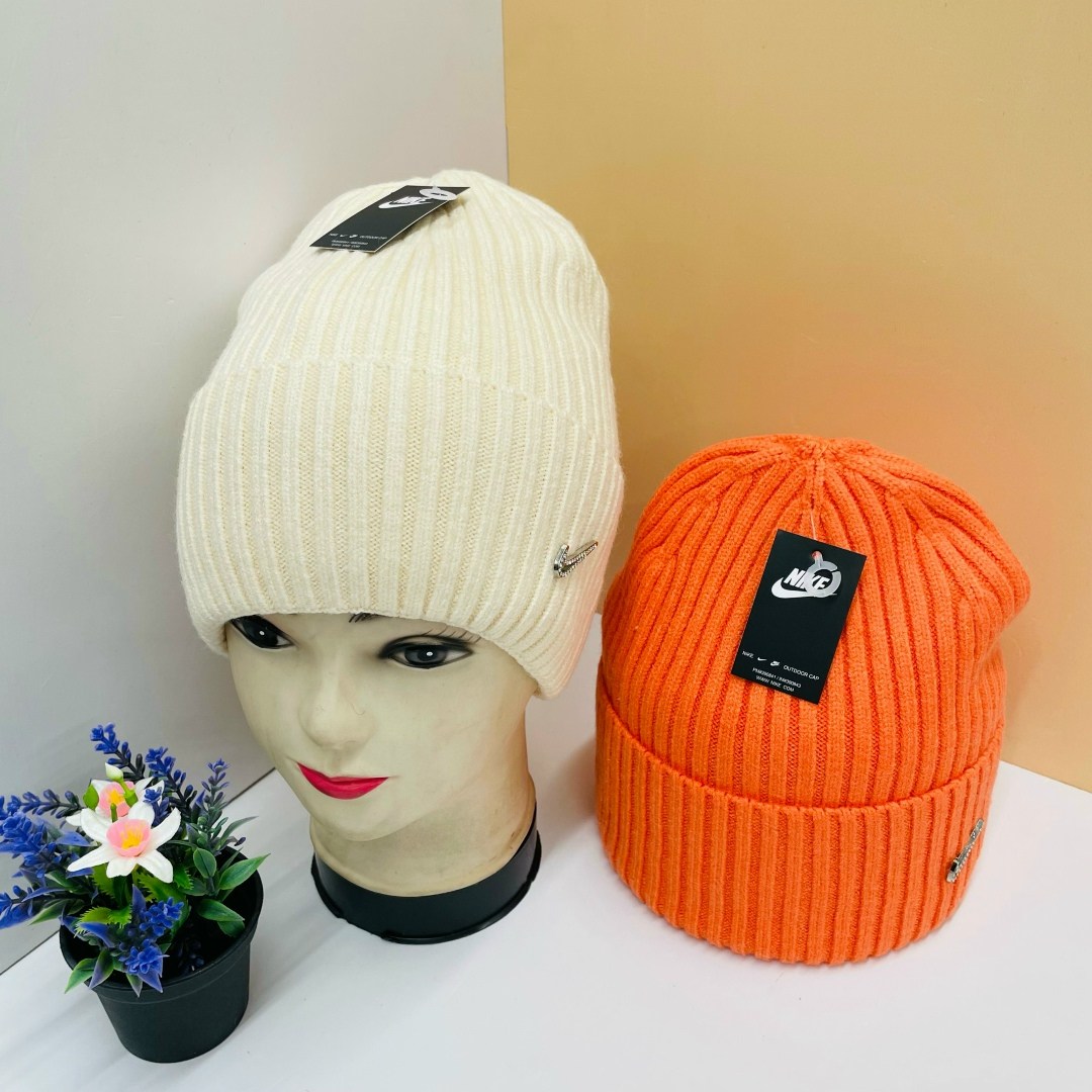 шапка женская,шапка для женщин,женская вязаная шапка,шапка женская зимняя теплая,шапка бини женская