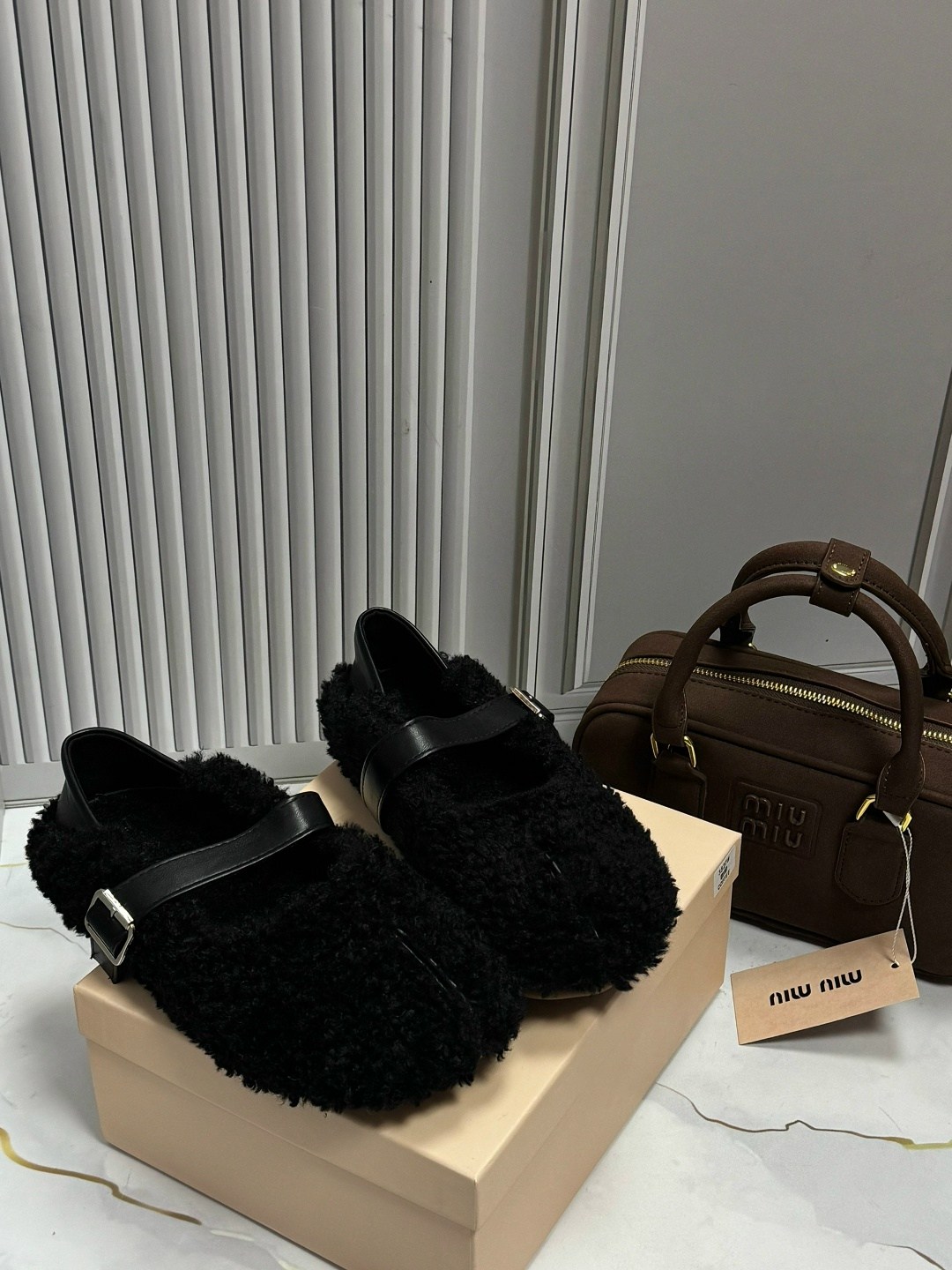 , женская,лоферы на меху,тапочки модные,меховые лоферы