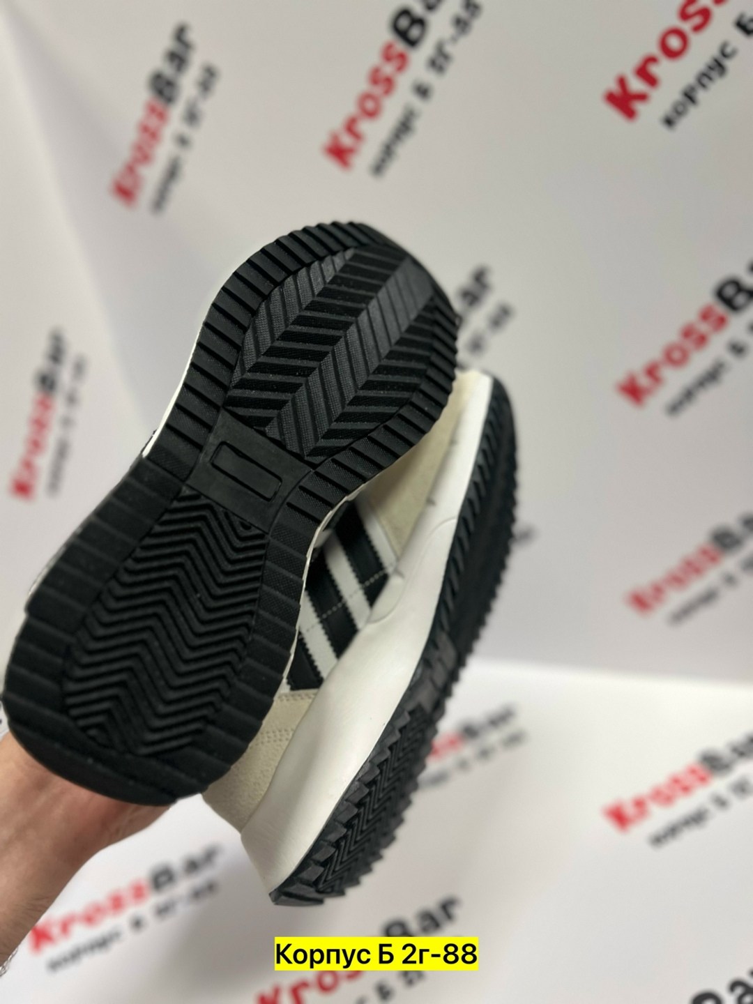 кроссовки adidas,adidas мужские кроссовки,кроссовки адидас,,адидас с белой подошвой