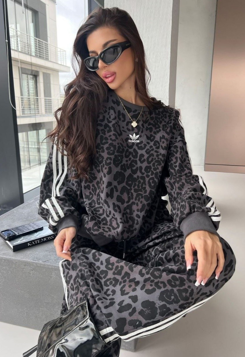 спортивные костюмы женские,стильные костюмы,костюмы женские,спортивные костюмы,леопардовые костюмы