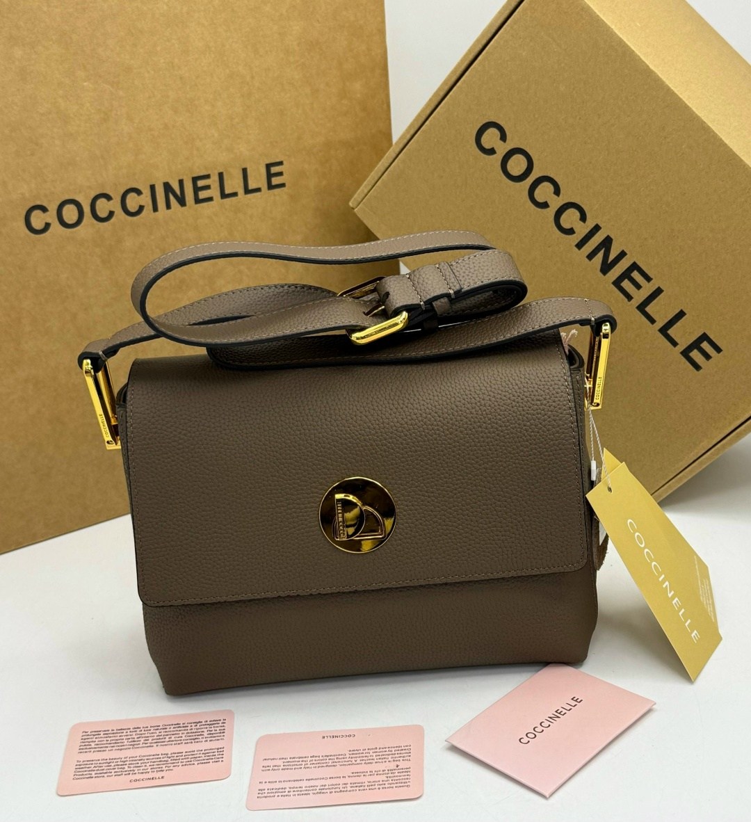 сумка coccinelle,женская сумка coccinelle,coccinelle сумка на плечо,кожаная сумка coccinelle,сумки коричневый